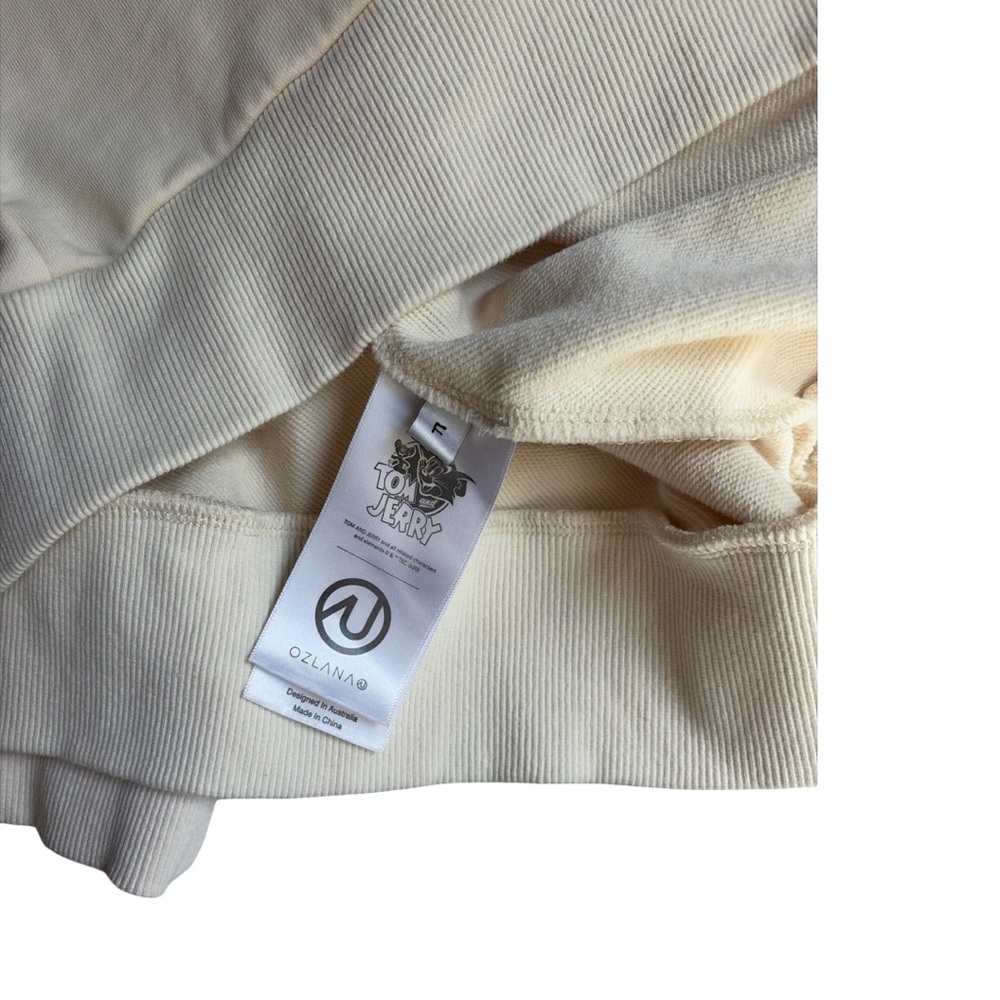 Ozlana Cream Tom & Jerry Graphic Sweatshirt